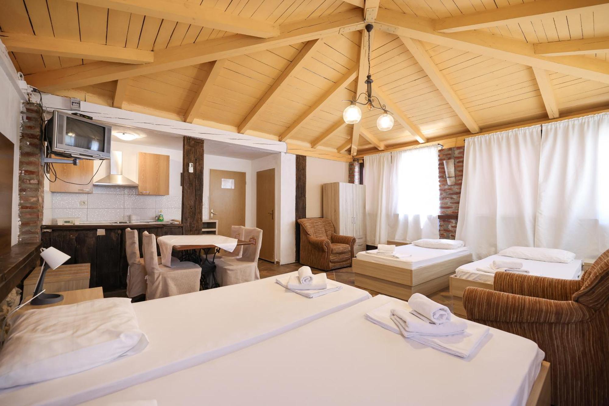Tribunia Beach Hotel Tribalj 外观 照片